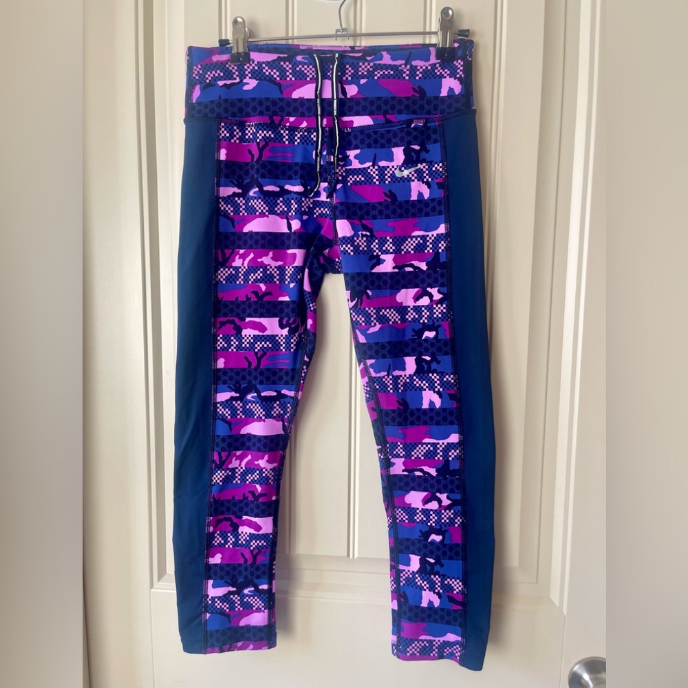 Nike Epic Lux Clash Camo Tight Fit Capri